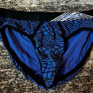 2(X)IST Briefs